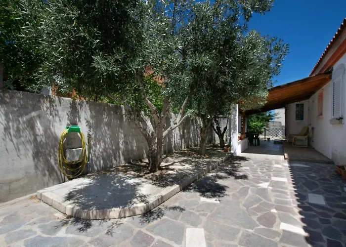 Апартаменты Dobby's House *